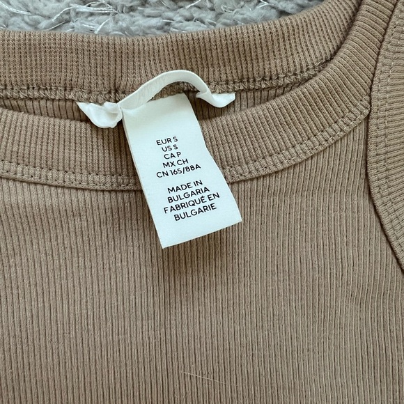 H&M tank top - Picture 2 of 3